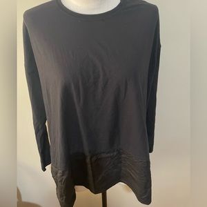Lululemon black long sleeve top… size 4..: